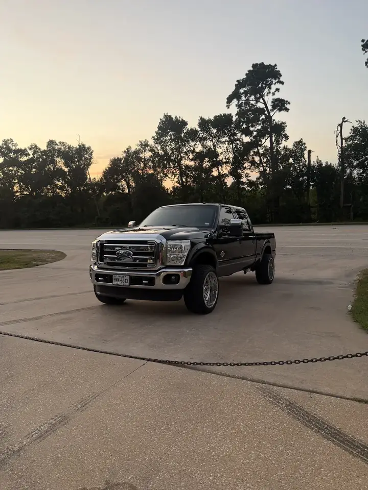 2011 Ford F-250 Lariat stance and wheel fitment by Unmatched Performance